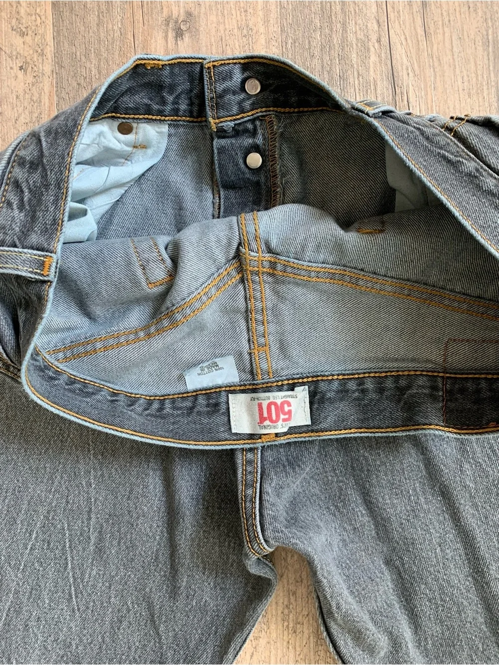 Levi's Men's Black Straight Jeans with White Paint Detail